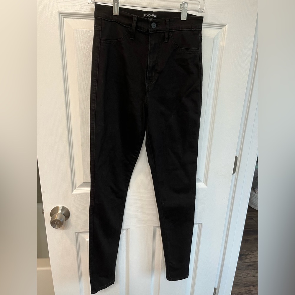 Fashion Nova Emma super stretch high-rise: size 5/27; new w/o tags; black